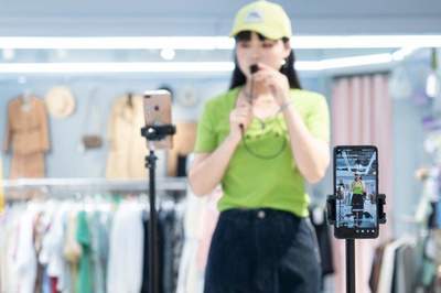 寻求商品批发的“数字之变”——“天下第一街”汉正街再出发服装服饰批发